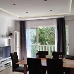 Lozina With Terrace * Podstrana