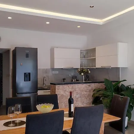 شقة Lozina With Terrace بودْسْتغانا
